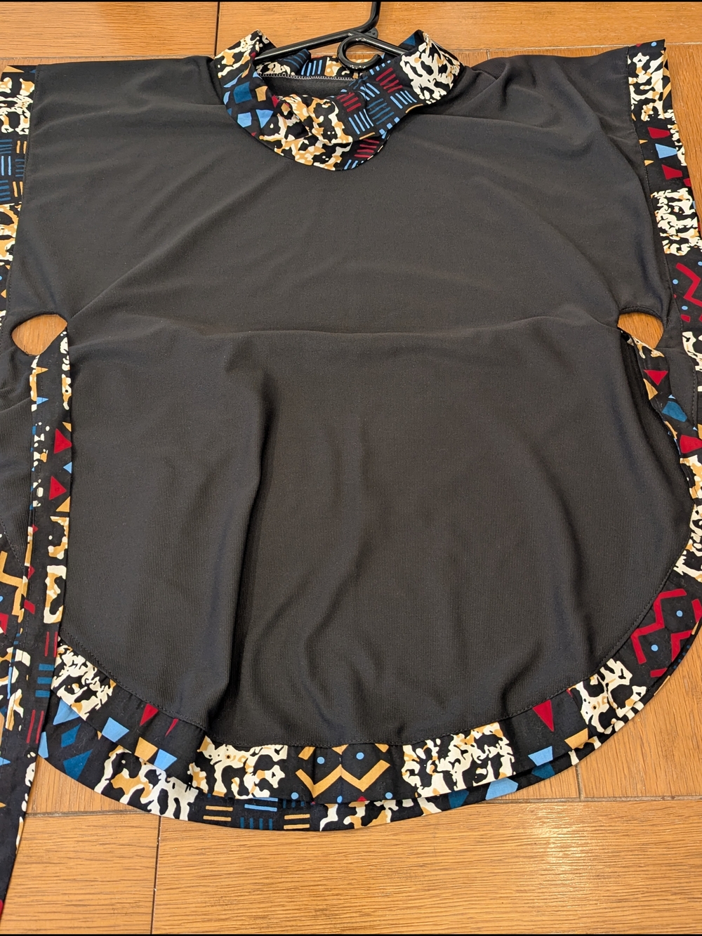 Koubix Handcrafted Poncho Style Women's Short-Sleeve Top with Patterned Trim M-L - Picture 7 of 12